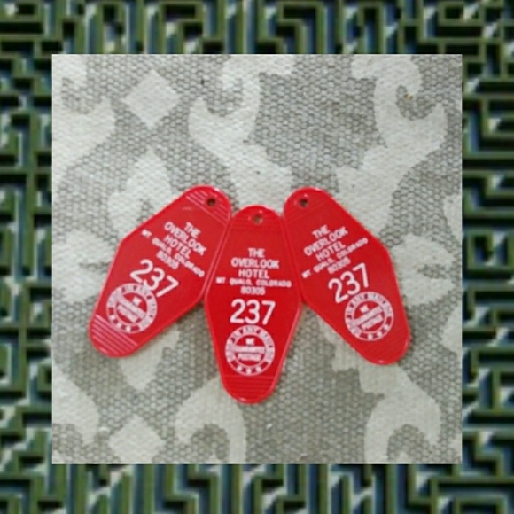 Overlook Hotel Keychain - Picture 5 of 7
